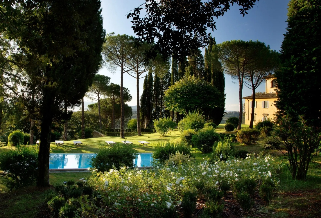 Villa, beautiful garden